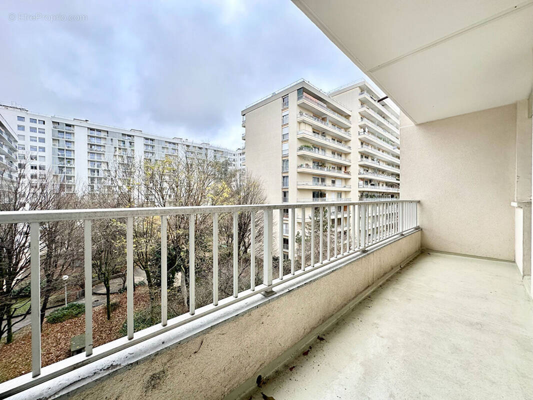 Appartement à PARIS-19E