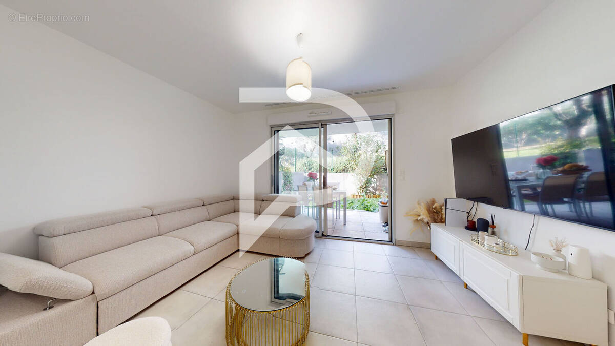 Appartement à VILLENEUVE-LOUBET