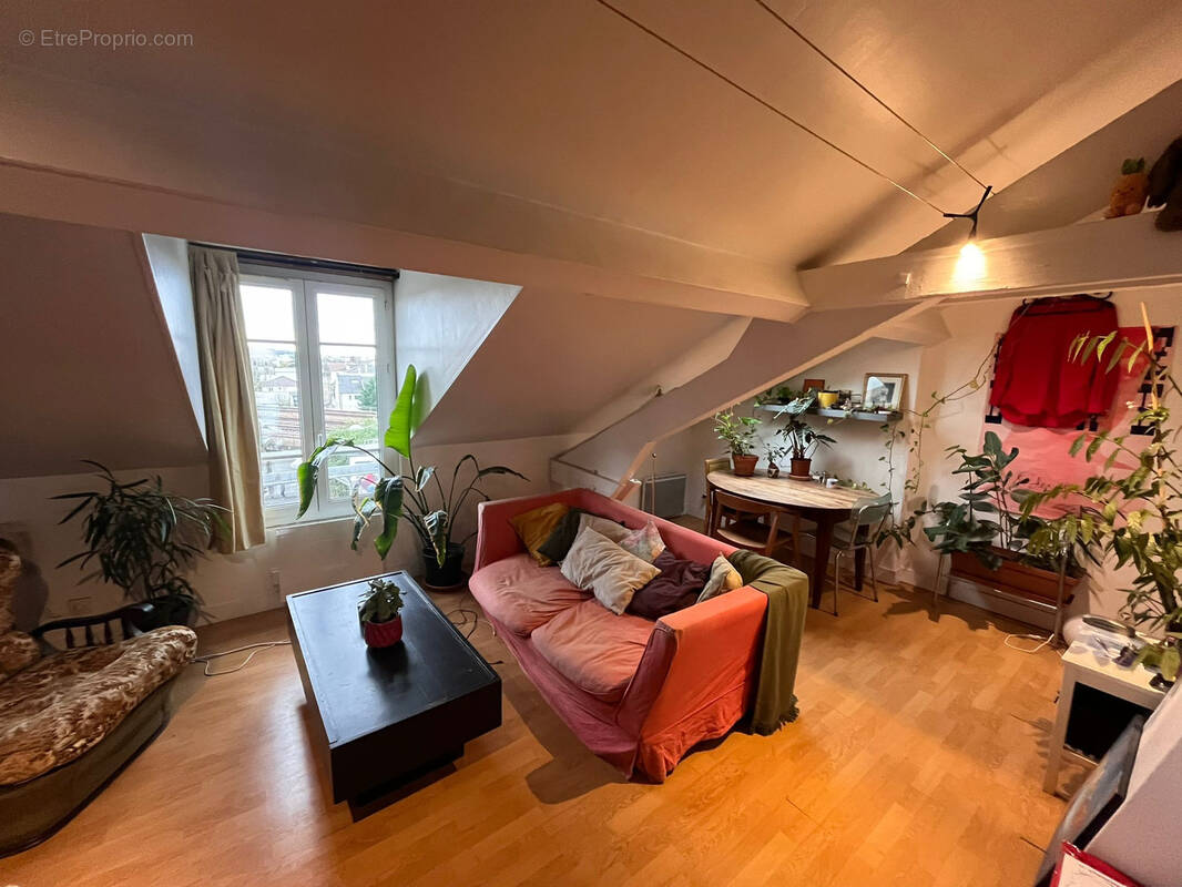 Appartement à HOUILLES