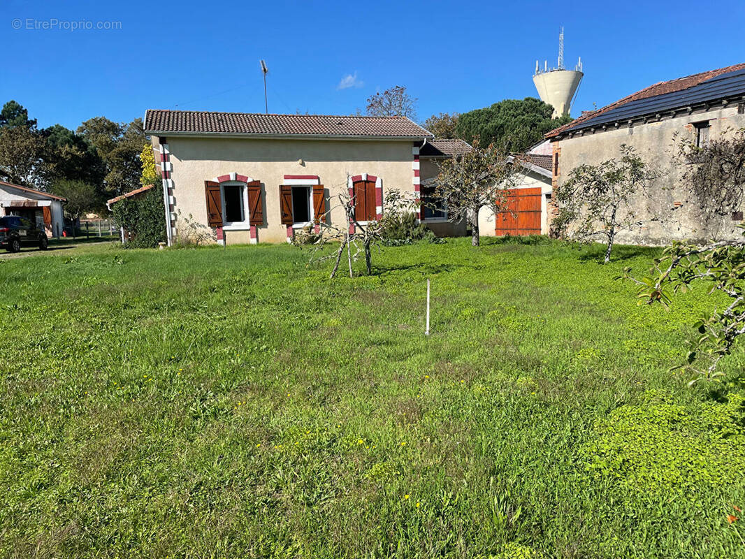 Maison à MOUSTEY