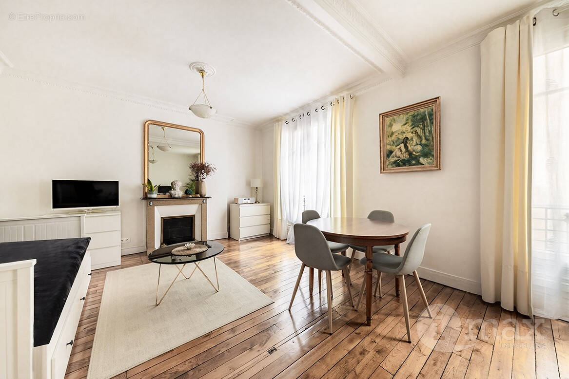 Appartement à COURBEVOIE