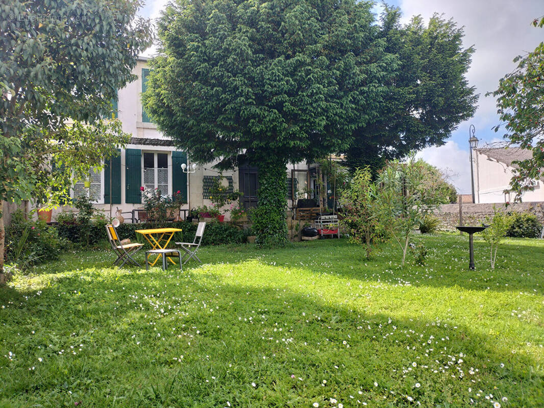 Maison à TONNAY-CHARENTE