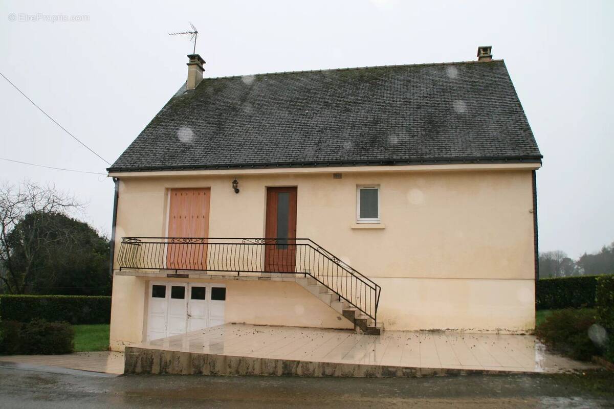 Maison à SAINT-SERVANT