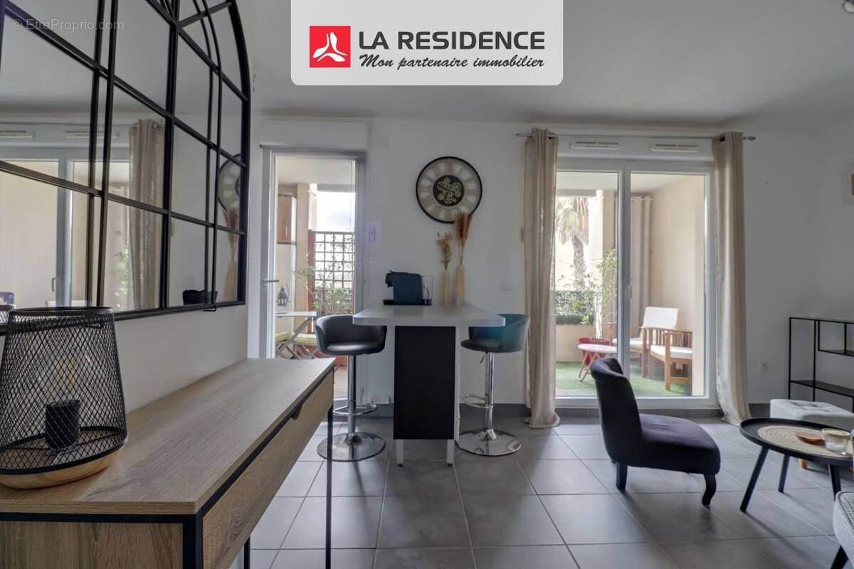 Appartement à ROQUEBRUNE-SUR-ARGENS