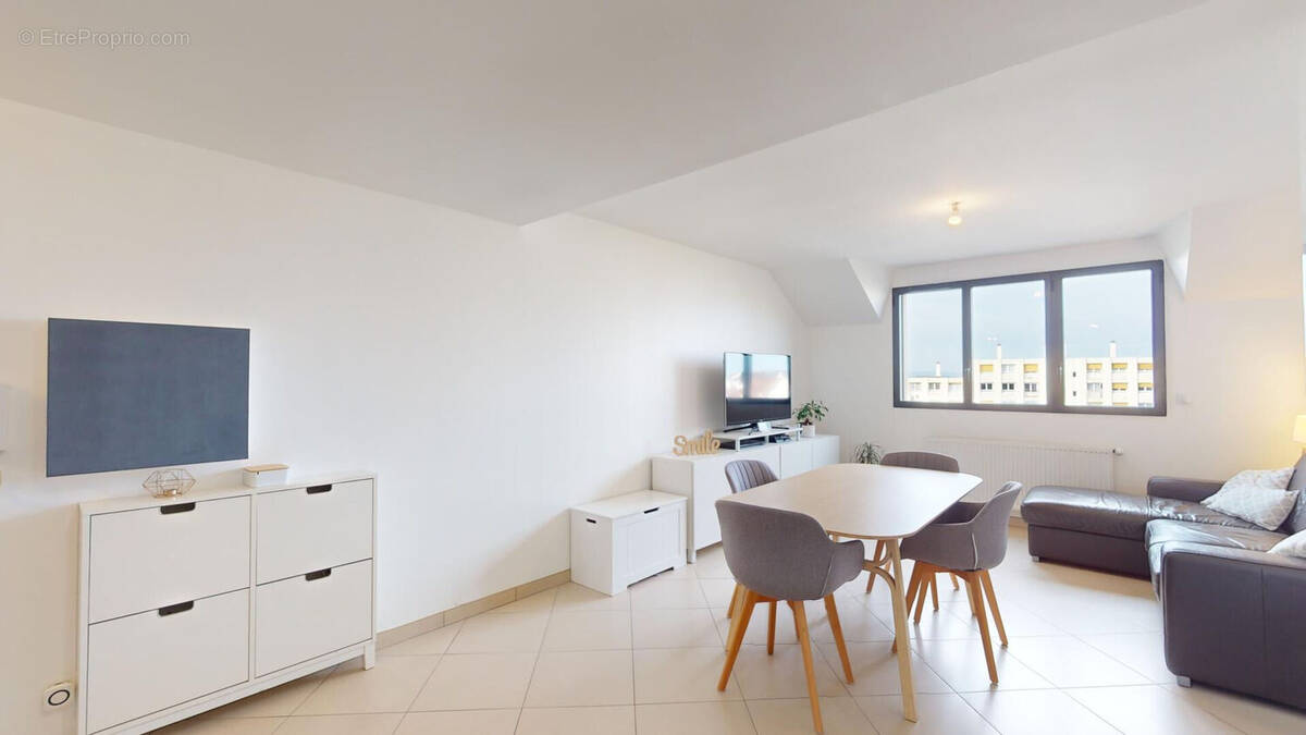 Appartement à SARTROUVILLE