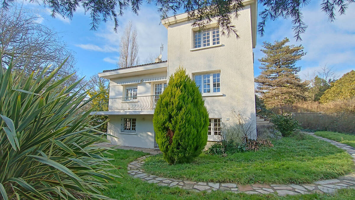 Maison à L&#039;AIGUILLON-SUR-VIE