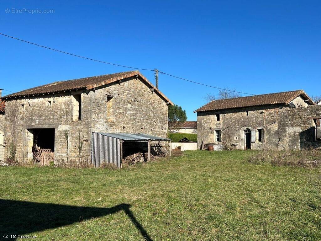 Maison à VILLEFAGNAN