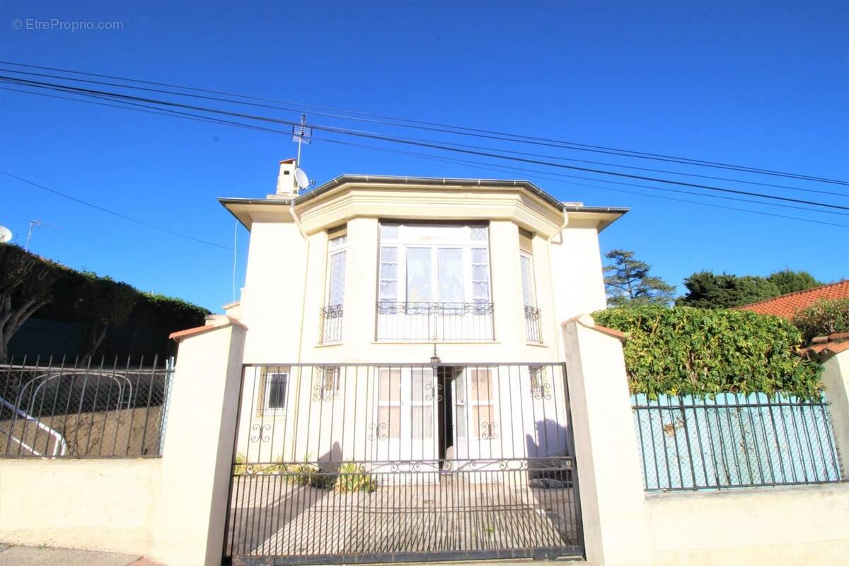 Maison à VILLENEUVE-LOUBET