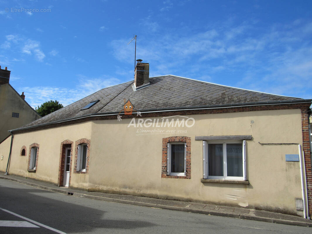 Maison à SAINT-CALAIS