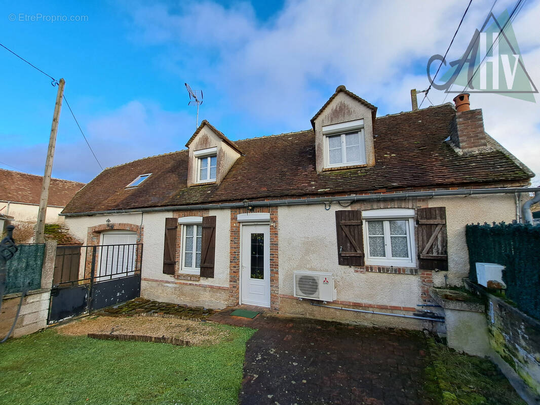 Maison à THORIGNY-SUR-OREUSE