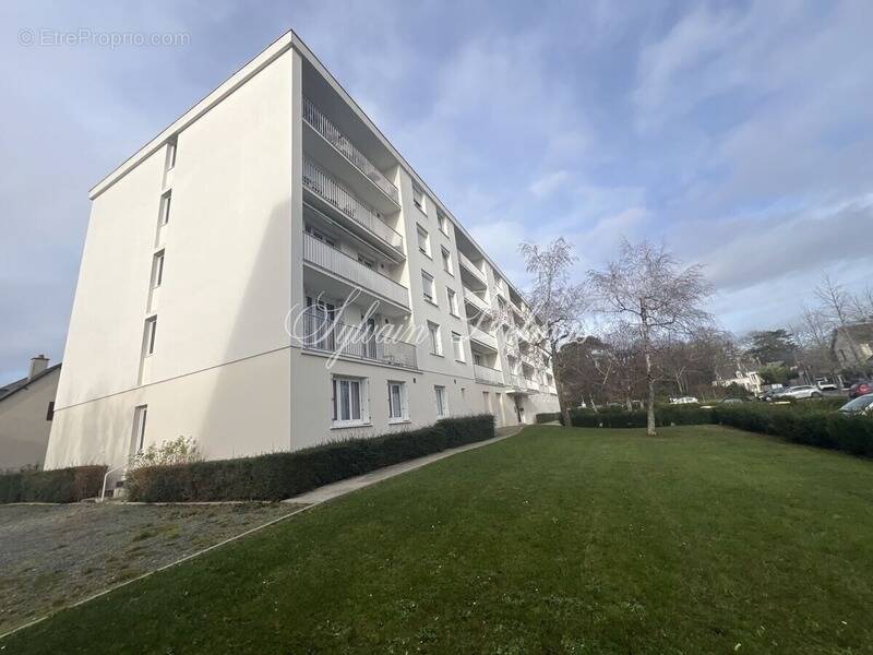 Appartement à SAINT-CYR-SUR-LOIRE