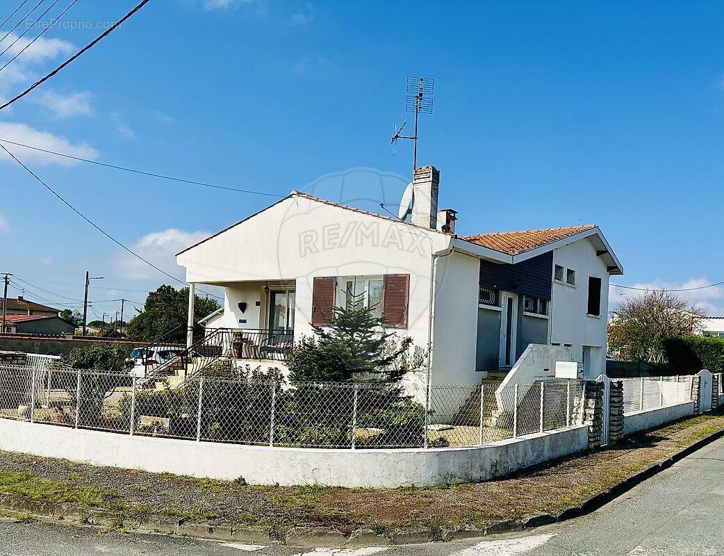 Maison à BOURCEFRANC-LE-CHAPUS