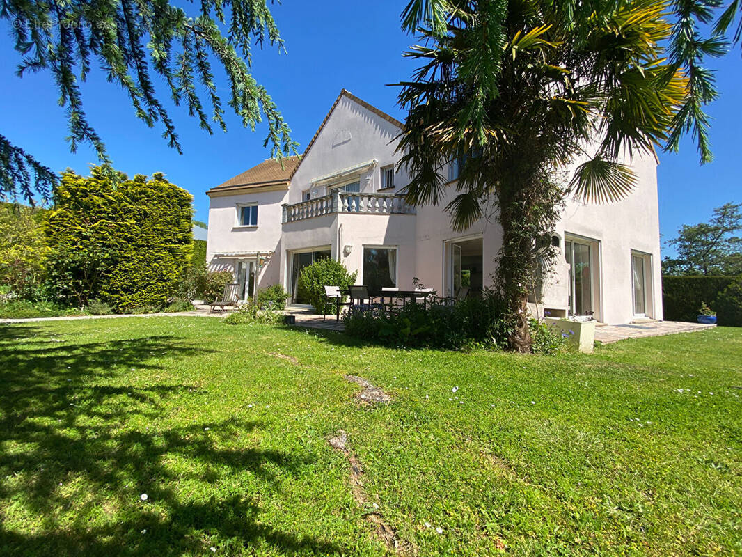 Maison à MONTFORT-L&#039;AMAURY