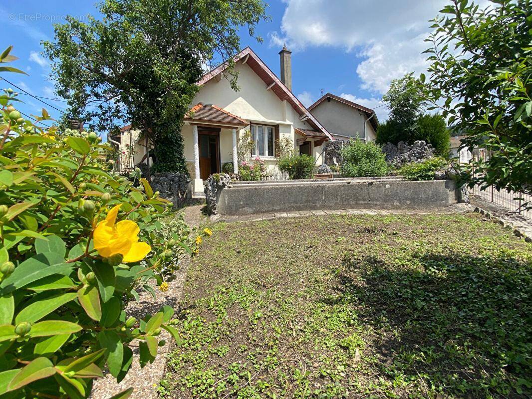 Maison à OYONNAX