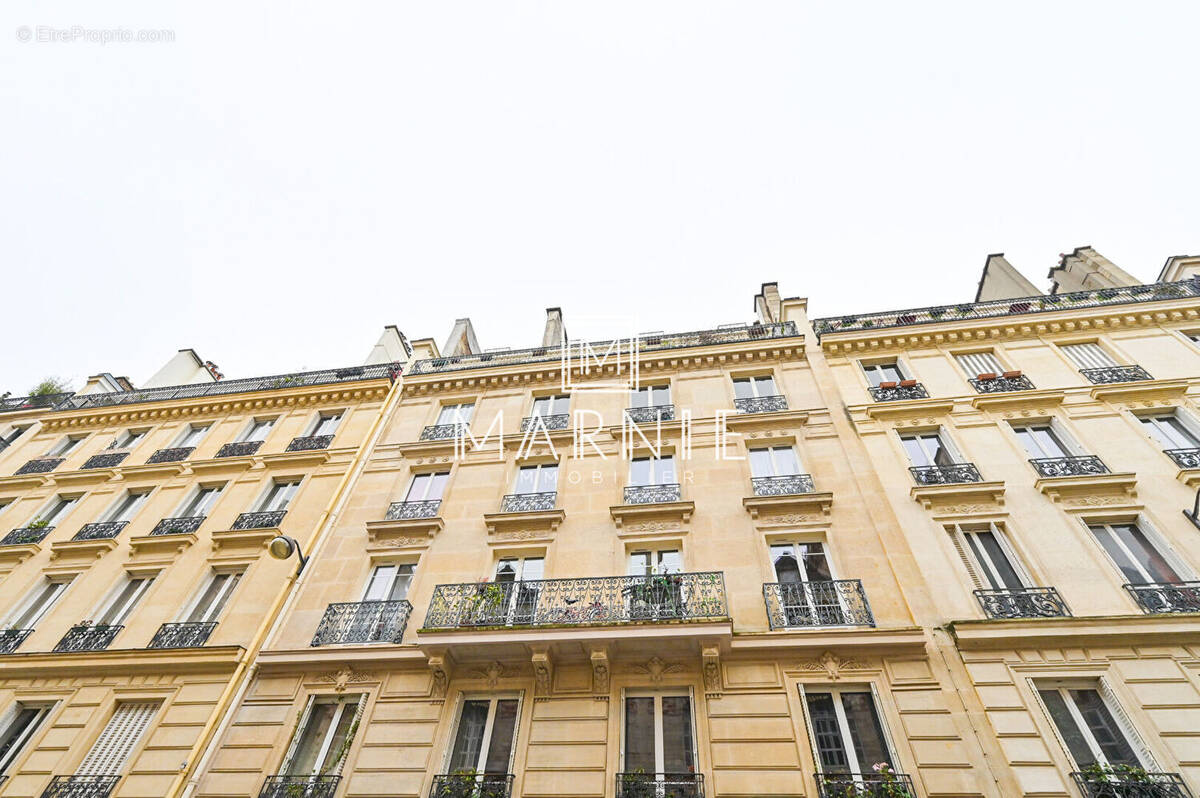 Appartement à PARIS-8E