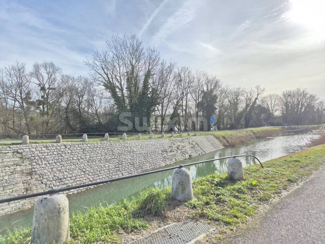 Appartement à ROCHEFORT-SUR-NENON