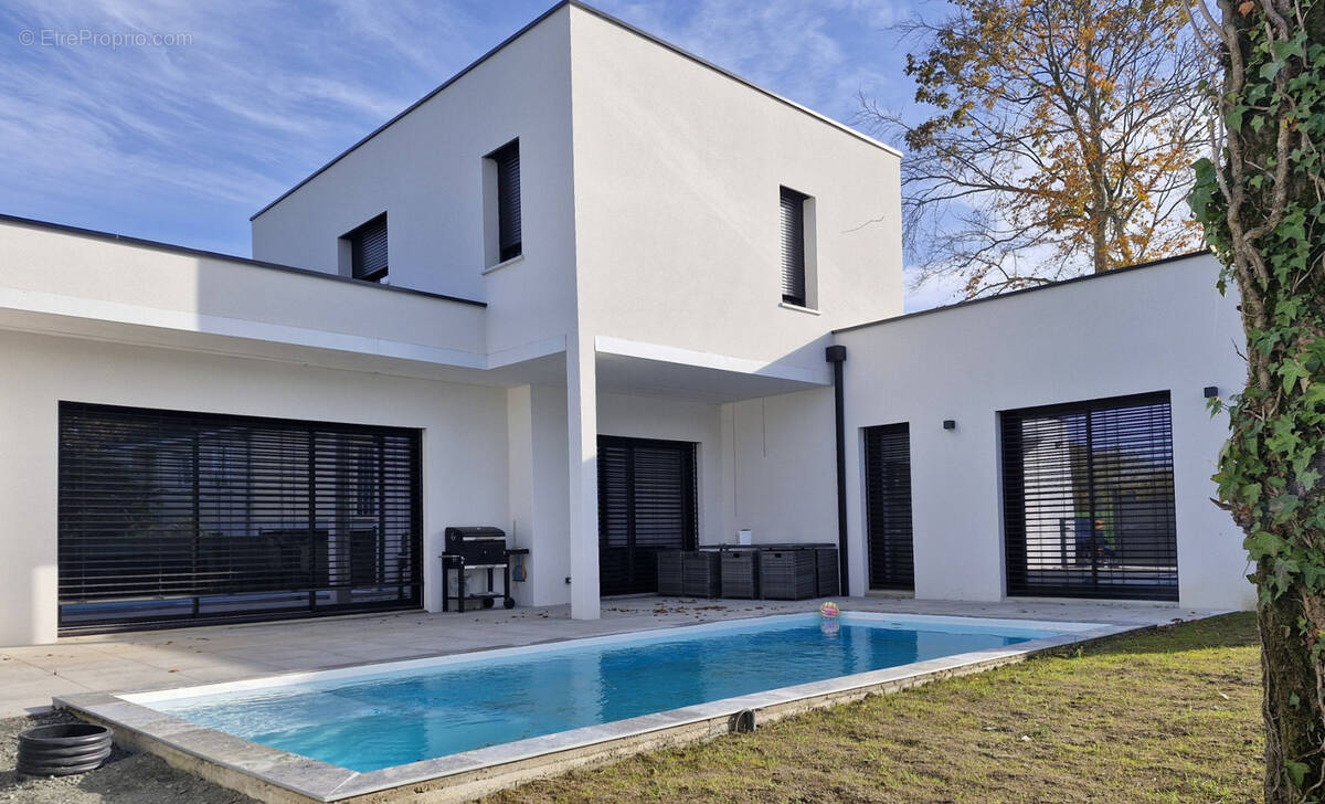 Maison à SAINT-BARTHELEMY-D&#039;ANJOU