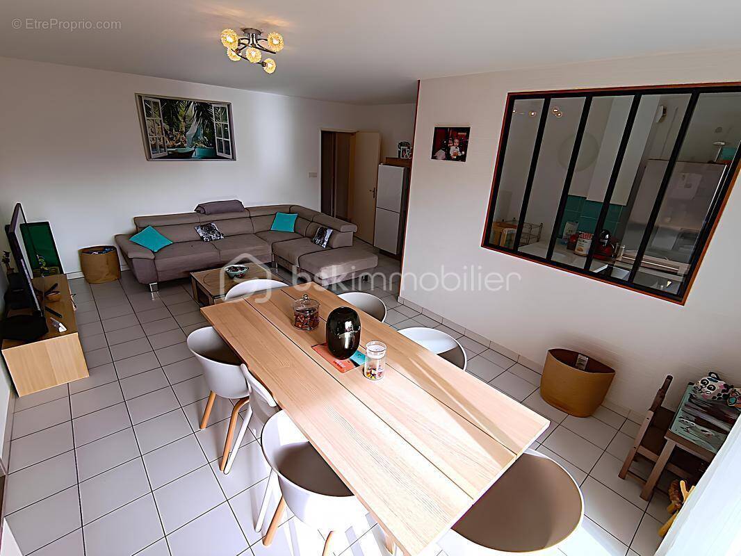 Appartement à SIX-FOURS-LES-PLAGES