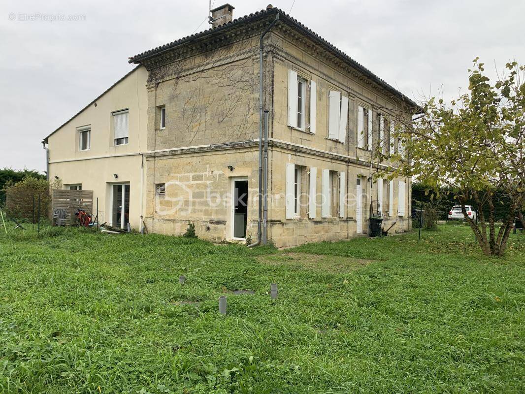 Appartement à COUTRAS