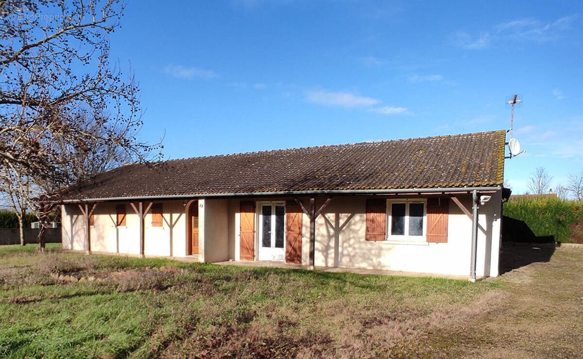 Maison à SAINT-GENEST-D&#039;AMBIERE