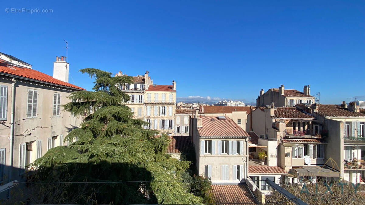 Appartement à MARSEILLE-5E