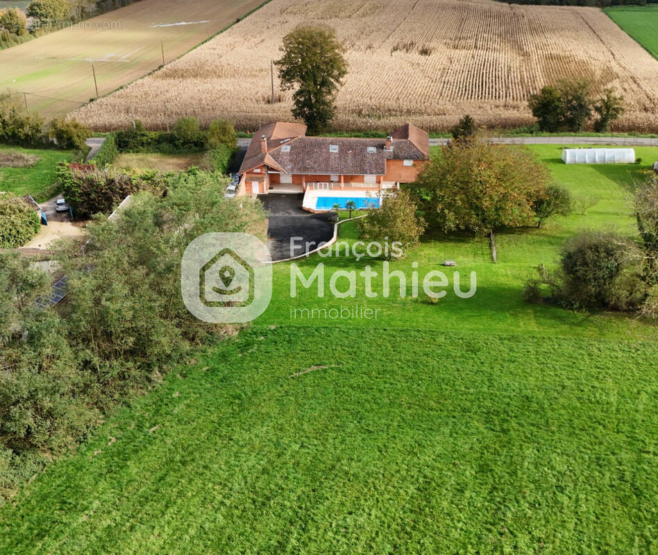 Maison à CHATILLON-SUR-CHALARONNE