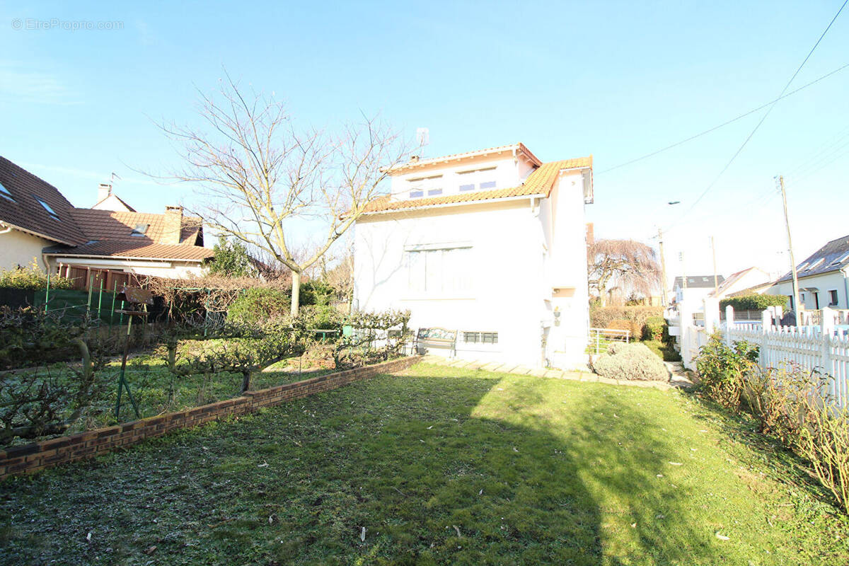 Maison à SAVIGNY-SUR-ORGE