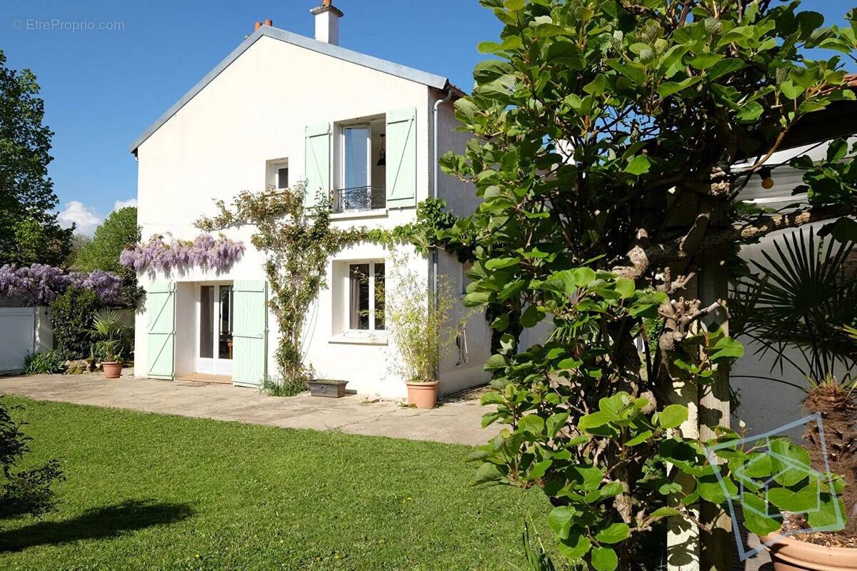 Maison à MONTIGNY-LE-BRETONNEUX