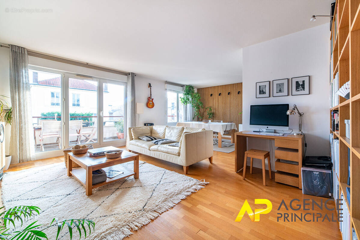 Appartement à LA GARENNE-COLOMBES