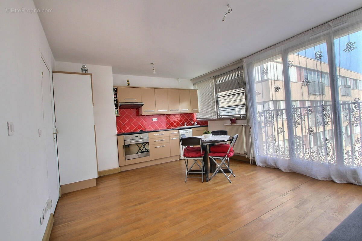 Appartement à NANTERRE