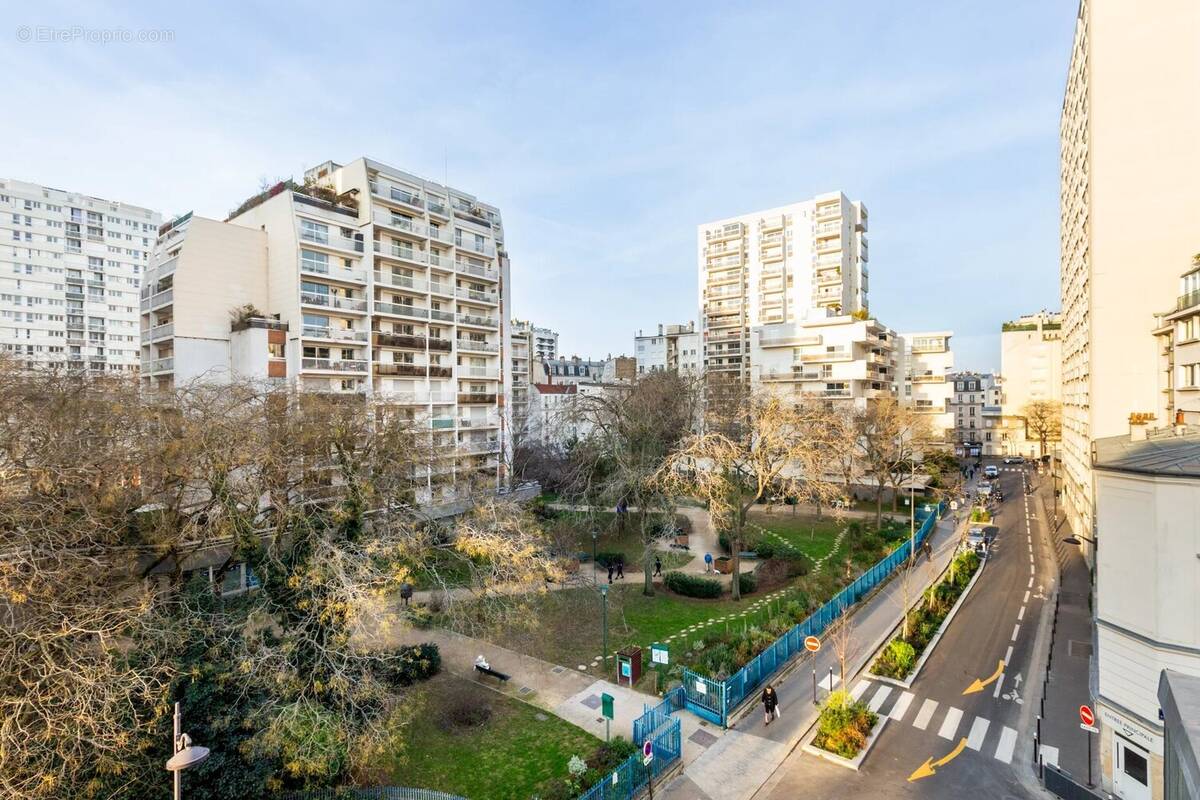 Appartement à PARIS-14E