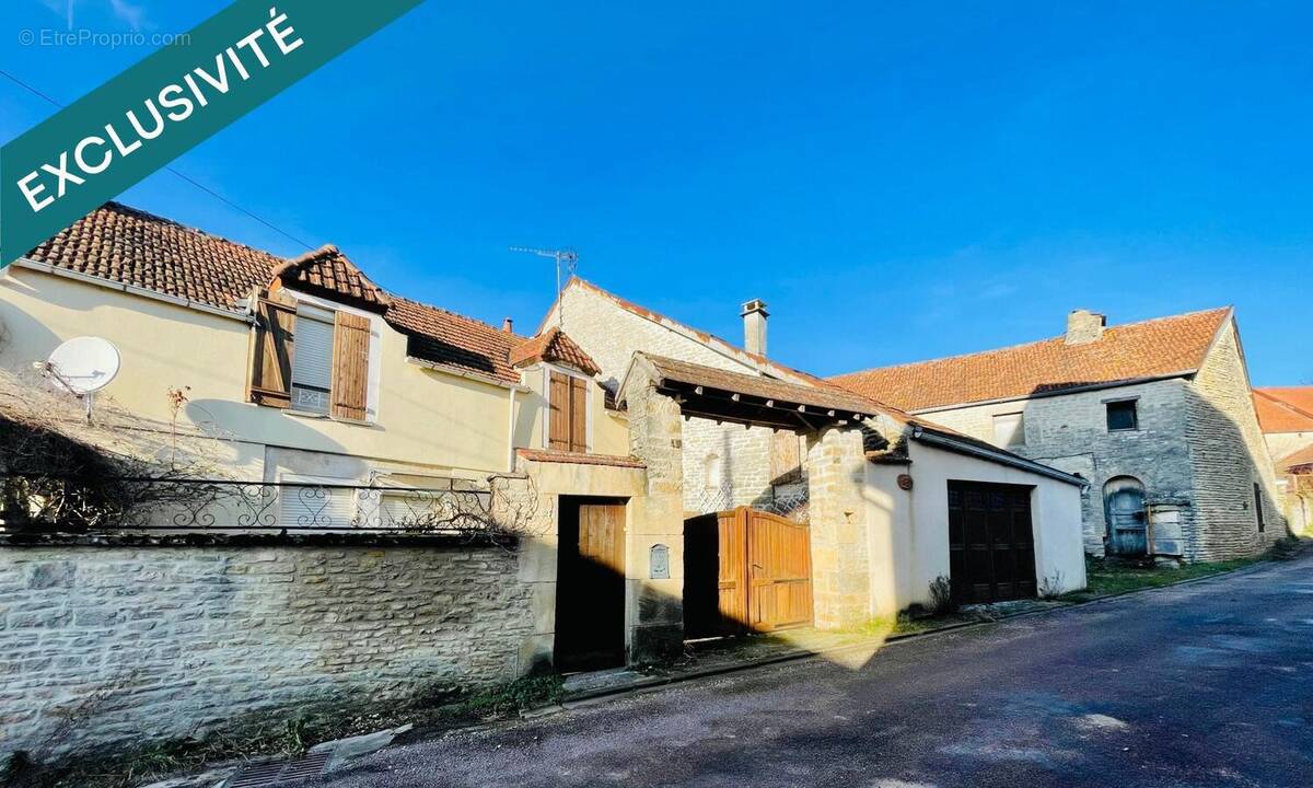 Photo 1 - Maison à LATRECEY-ORMOY-SUR-AUBE