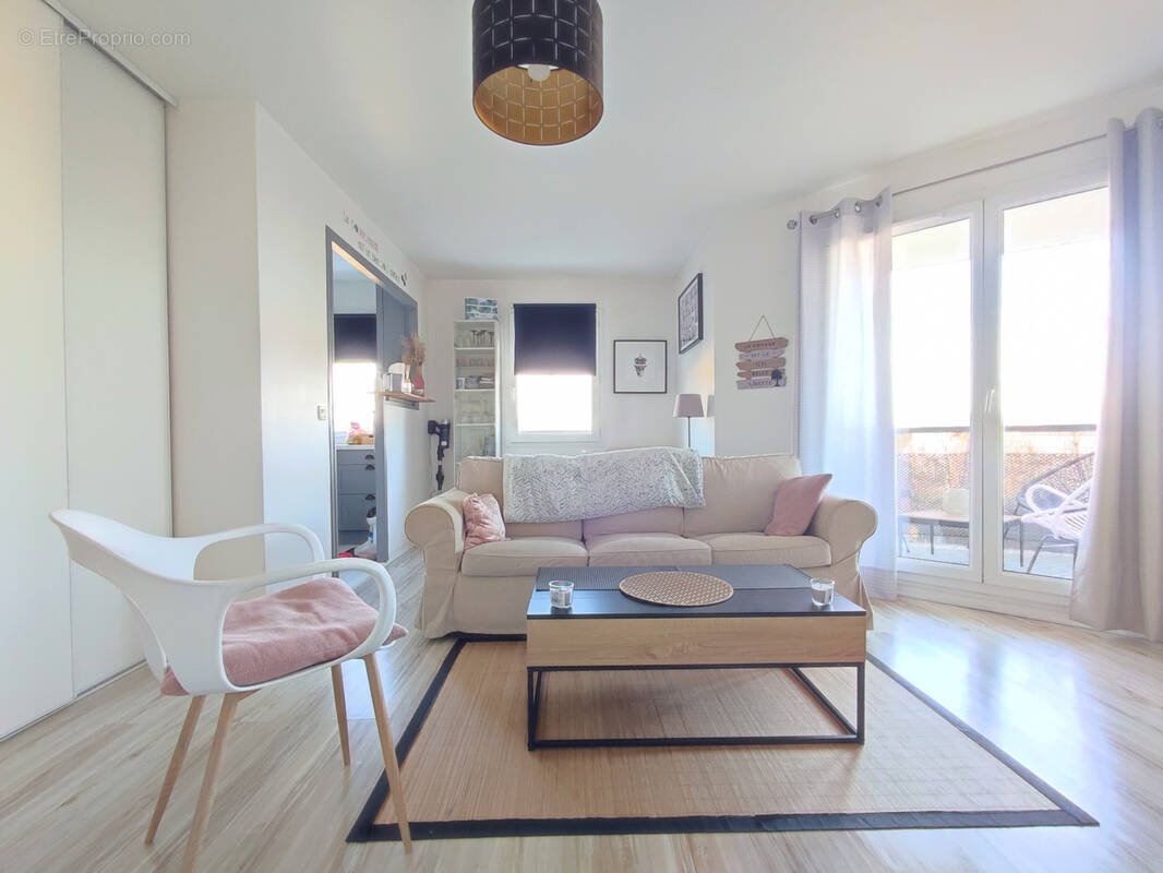 Appartement à MOISSY-CRAMAYEL