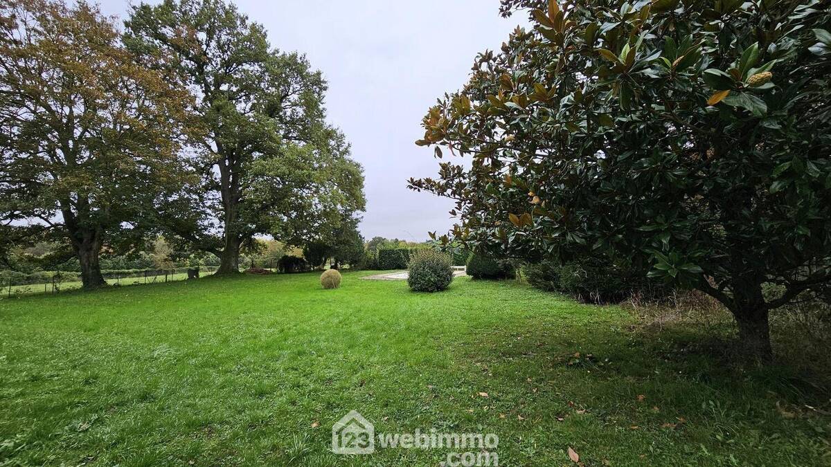 Vous profiterez d&#039;un jardin arboré. - Maison à MOIGNY-SUR-ECOLE