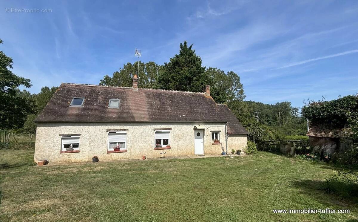 Maison à SAINT-MICHEL-DE-CHAVAIGNES