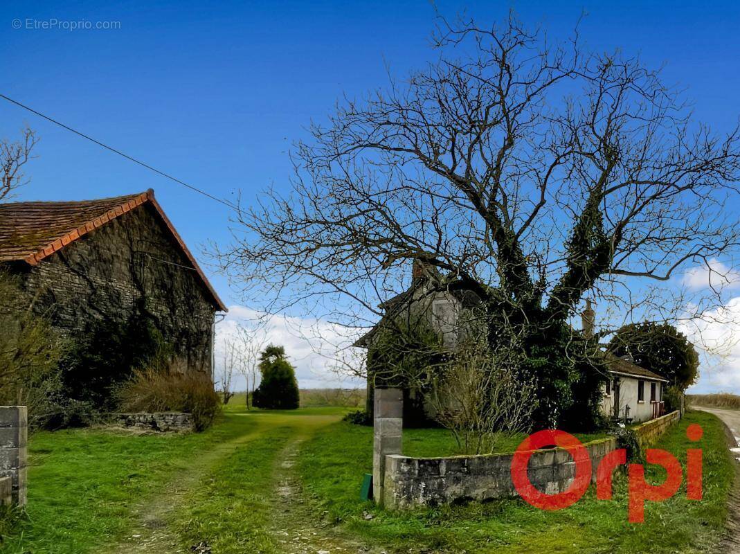 Maison à VERNAIS