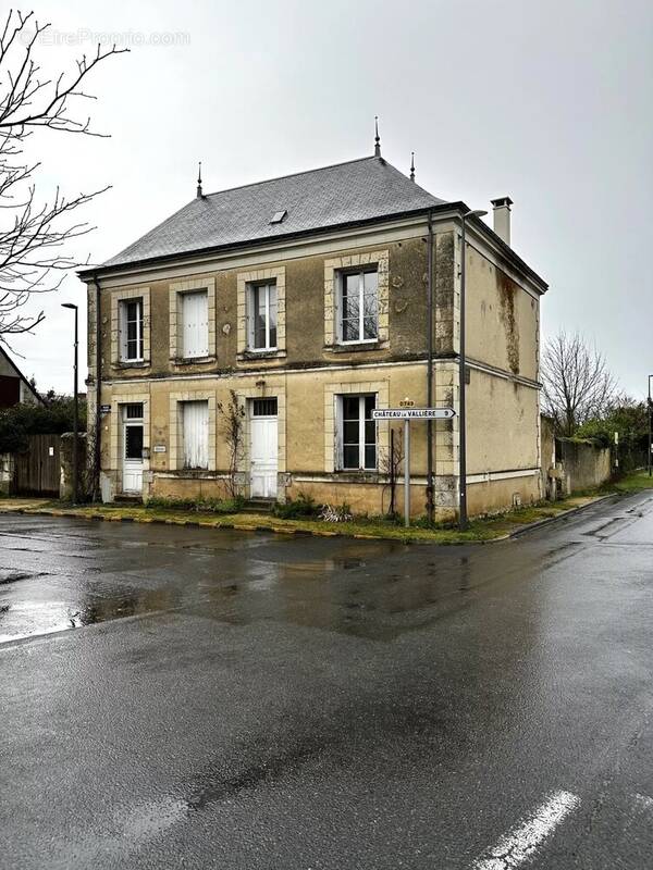 Maison à CHANNAY-SUR-LATHAN