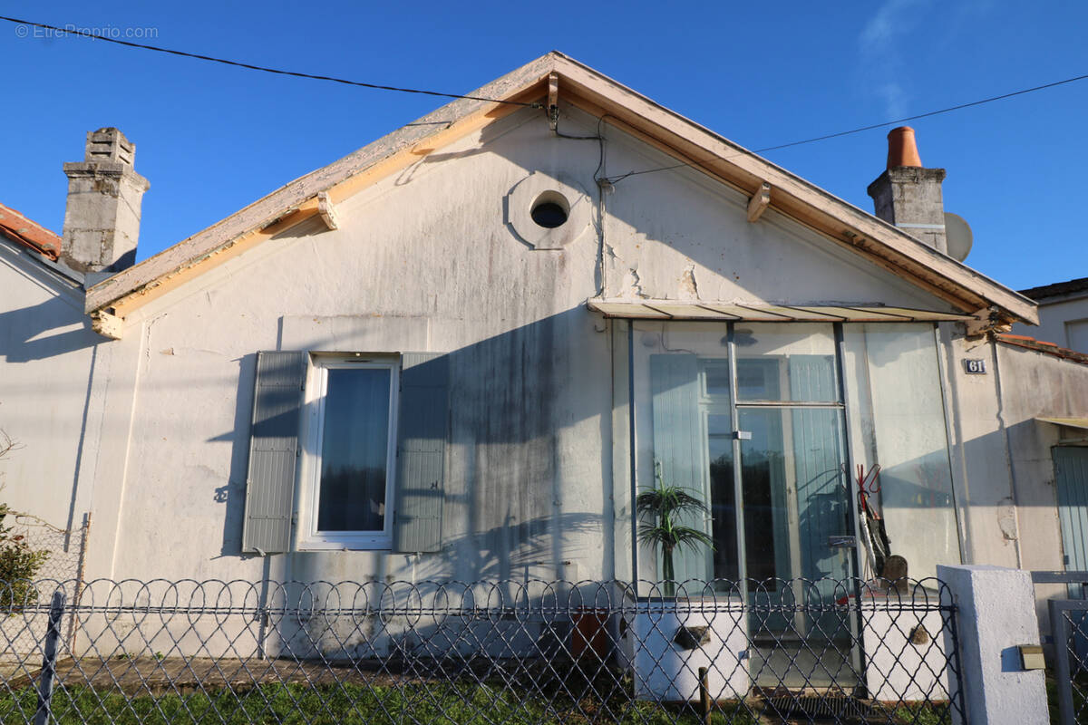 Maison à SAINTES