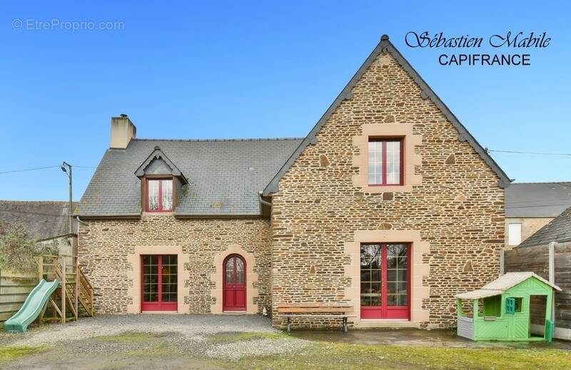 Maison à PLEINE-FOUGERES