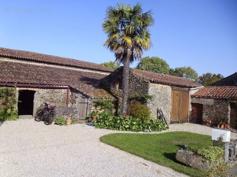 Maison à ROCHESERVIERE