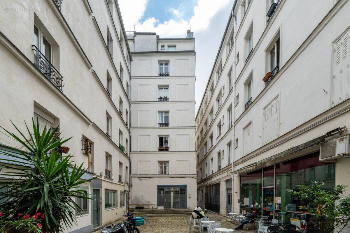 Appartement à PARIS-2E