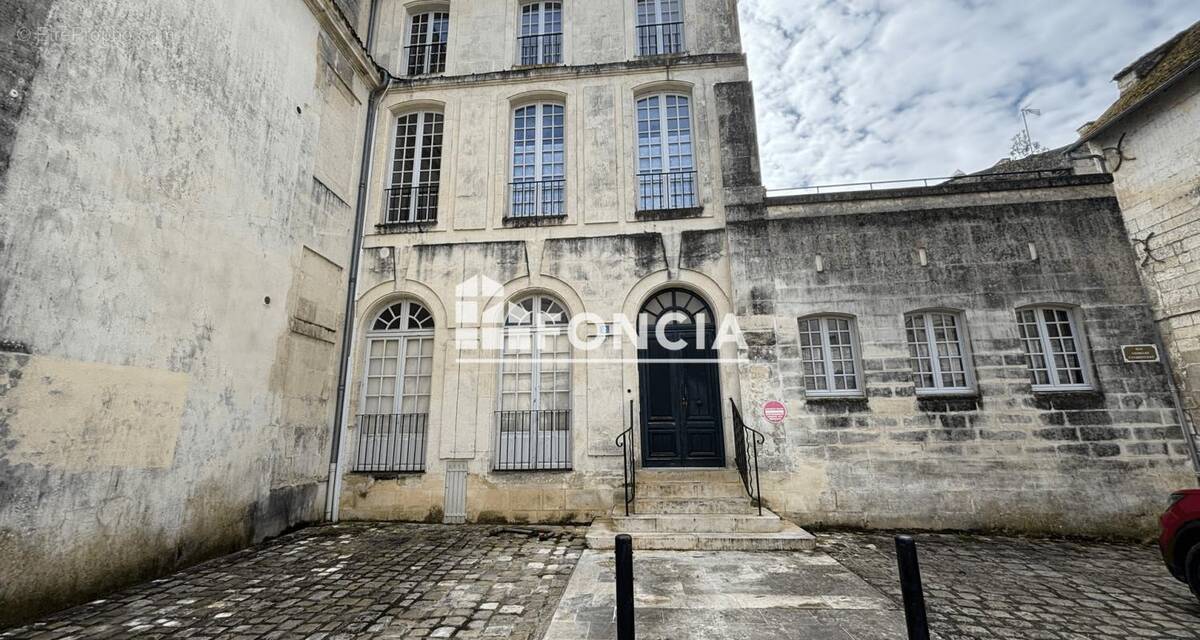 Appartement à SAINTES