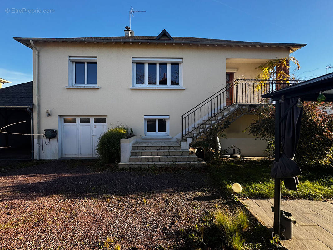 Maison à LA CHAUSSEE-SAINT-VICTOR