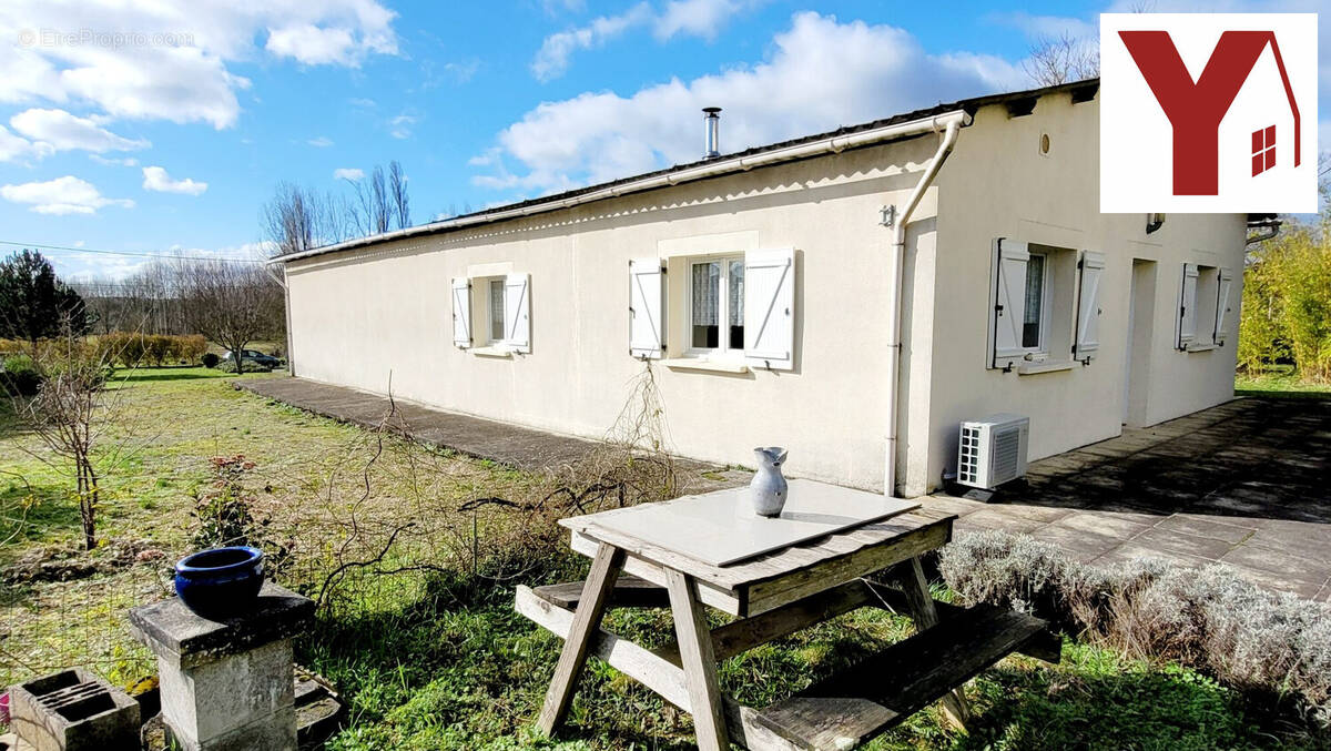 Maison+Garage - Maison à SAINT-JEAN-D&#039;ANGELY