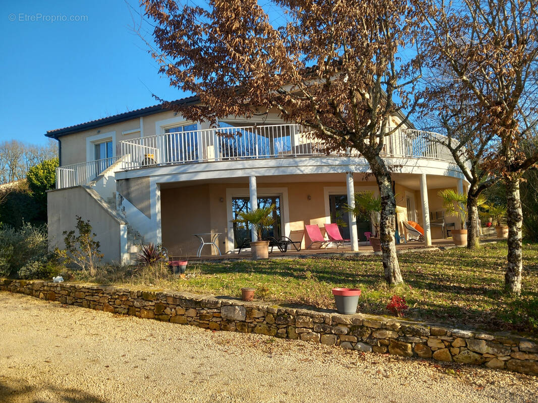 Maison à PUY-L&#039;EVEQUE