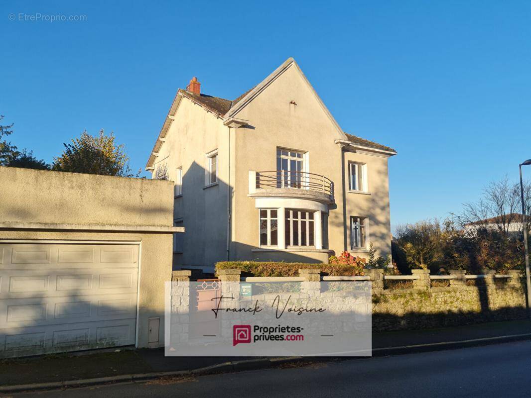 Maison à LES HERBIERS