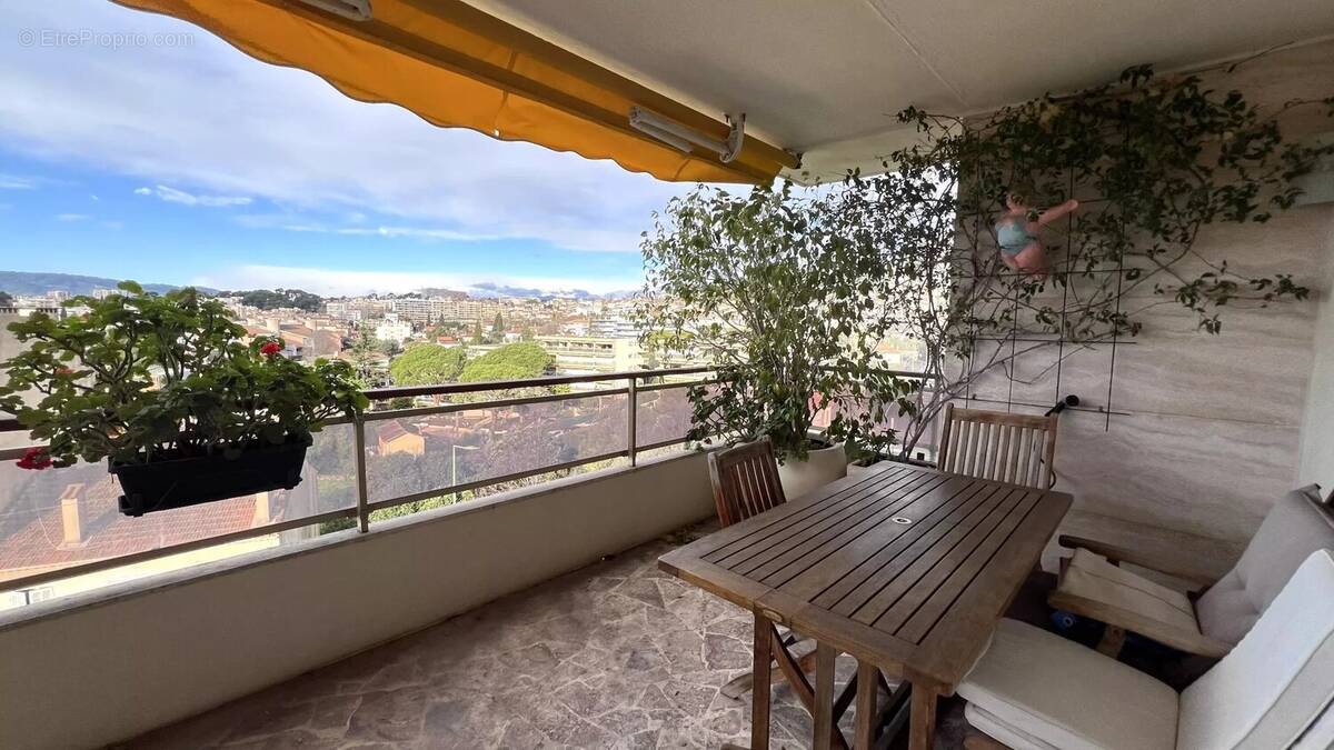 Appartement à LE CANNET