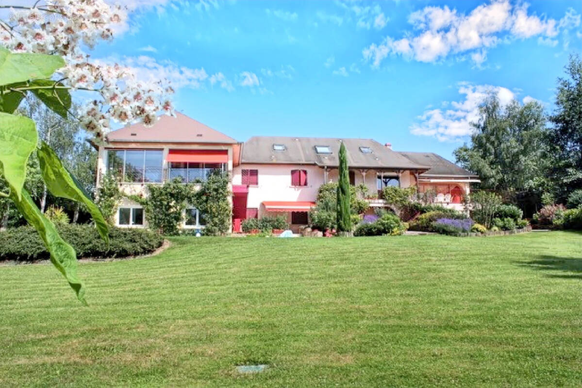 Maison à SAINT-YORRE