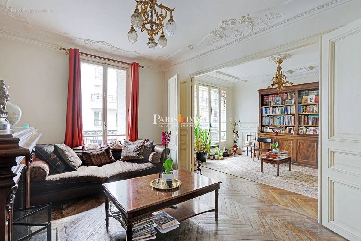 Appartement à PARIS-18E