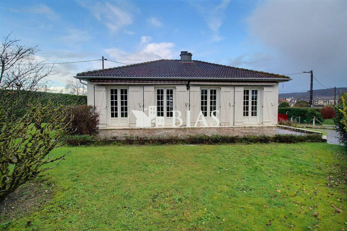 Maison à SAINT-ETIENNE-DU-ROUVRAY